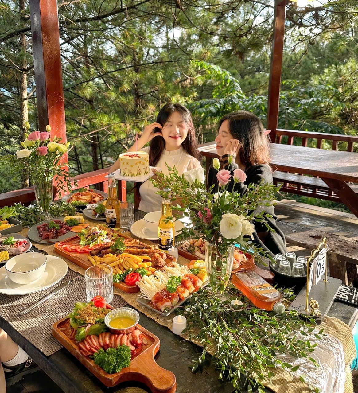 Dịch vụ ăn uống 